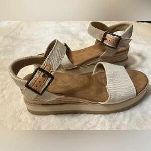 Toms Wedges